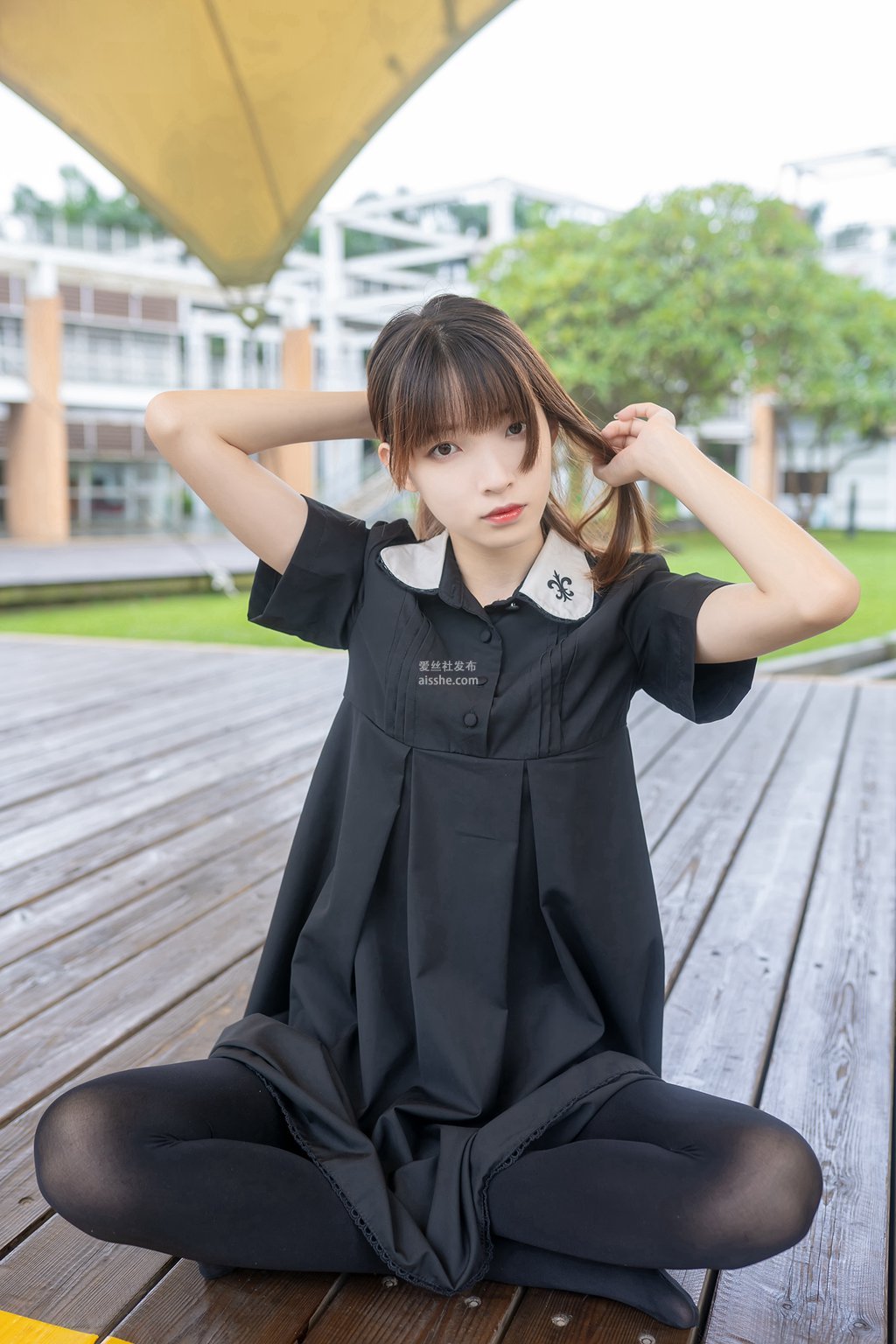 网红Coser@祖木子 户外黑丝长腿