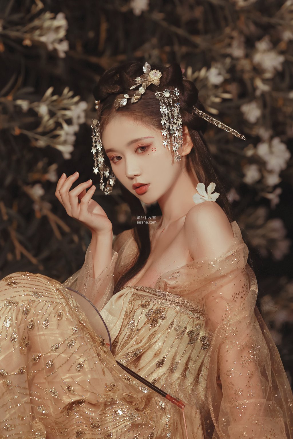 [YITUYU艺图语]2022.11.30 满身花影倩人扶 奶文文
