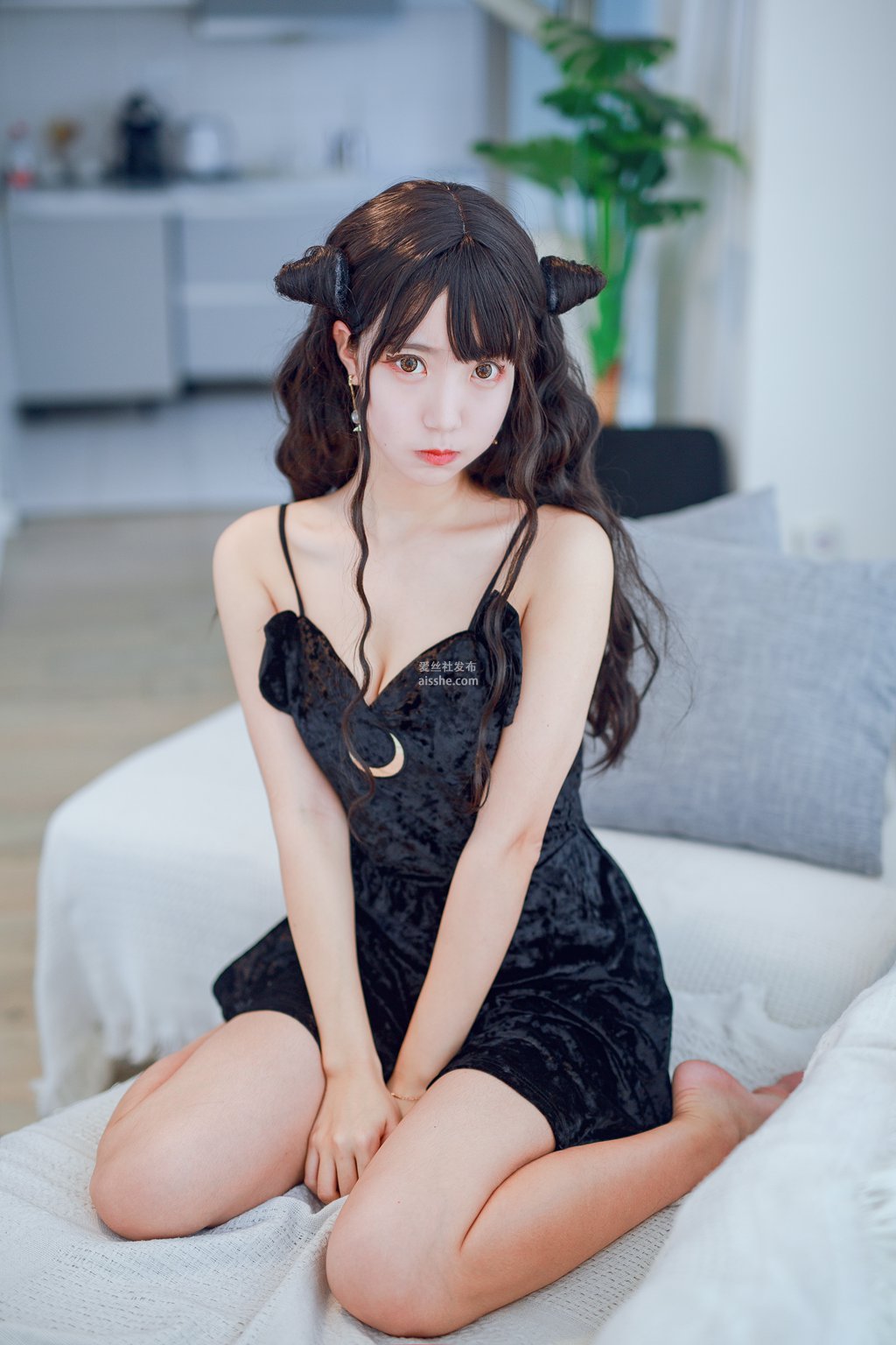 微博红人动漫Coser@黑川 小恶魔本-黑裙子